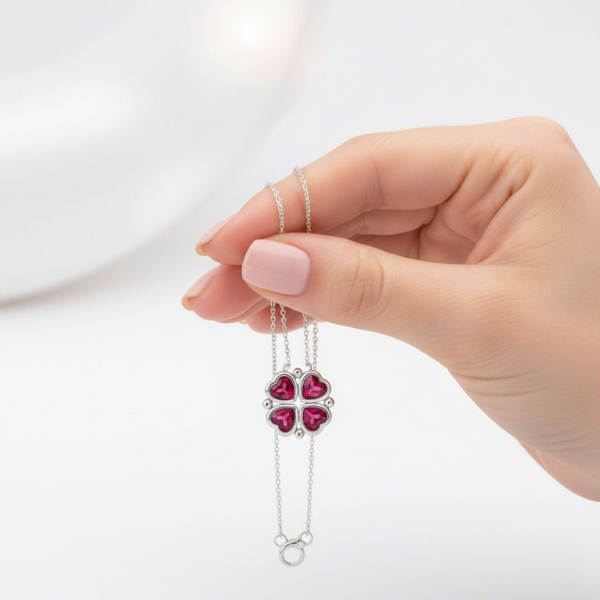 Kırmızı Yonca Taşlı Gümüş Kolye